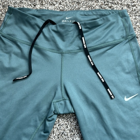 Nike Dri Fit Teal Athletic capris Bottoms - Picture 2 of 5